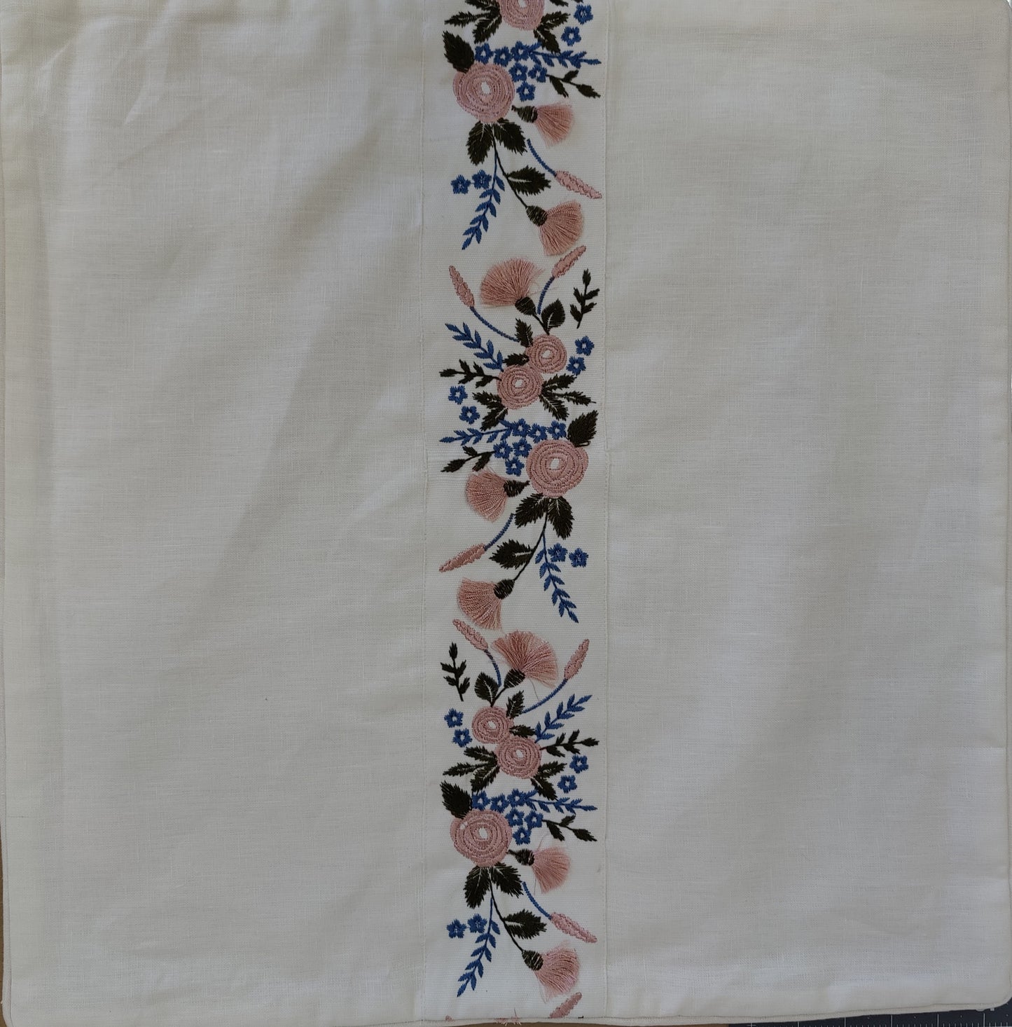 Somerset Blush on Cream Linen  (middle strip)